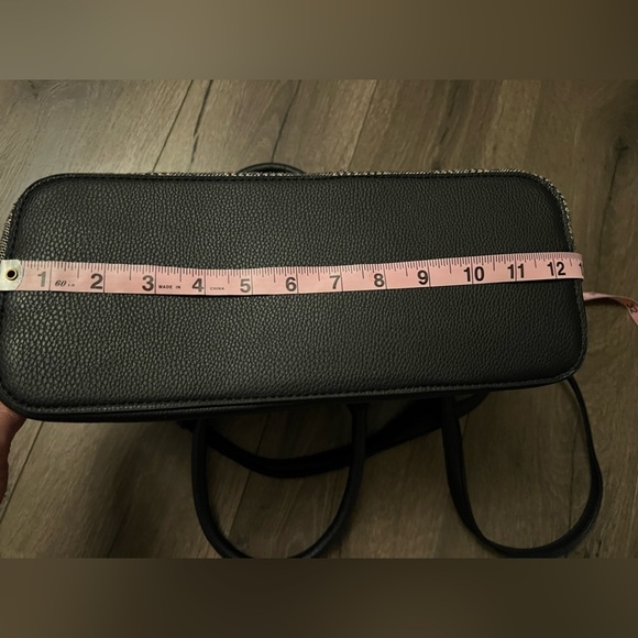 Marc New York Andrew Mark Purse - Picture 9 of 12